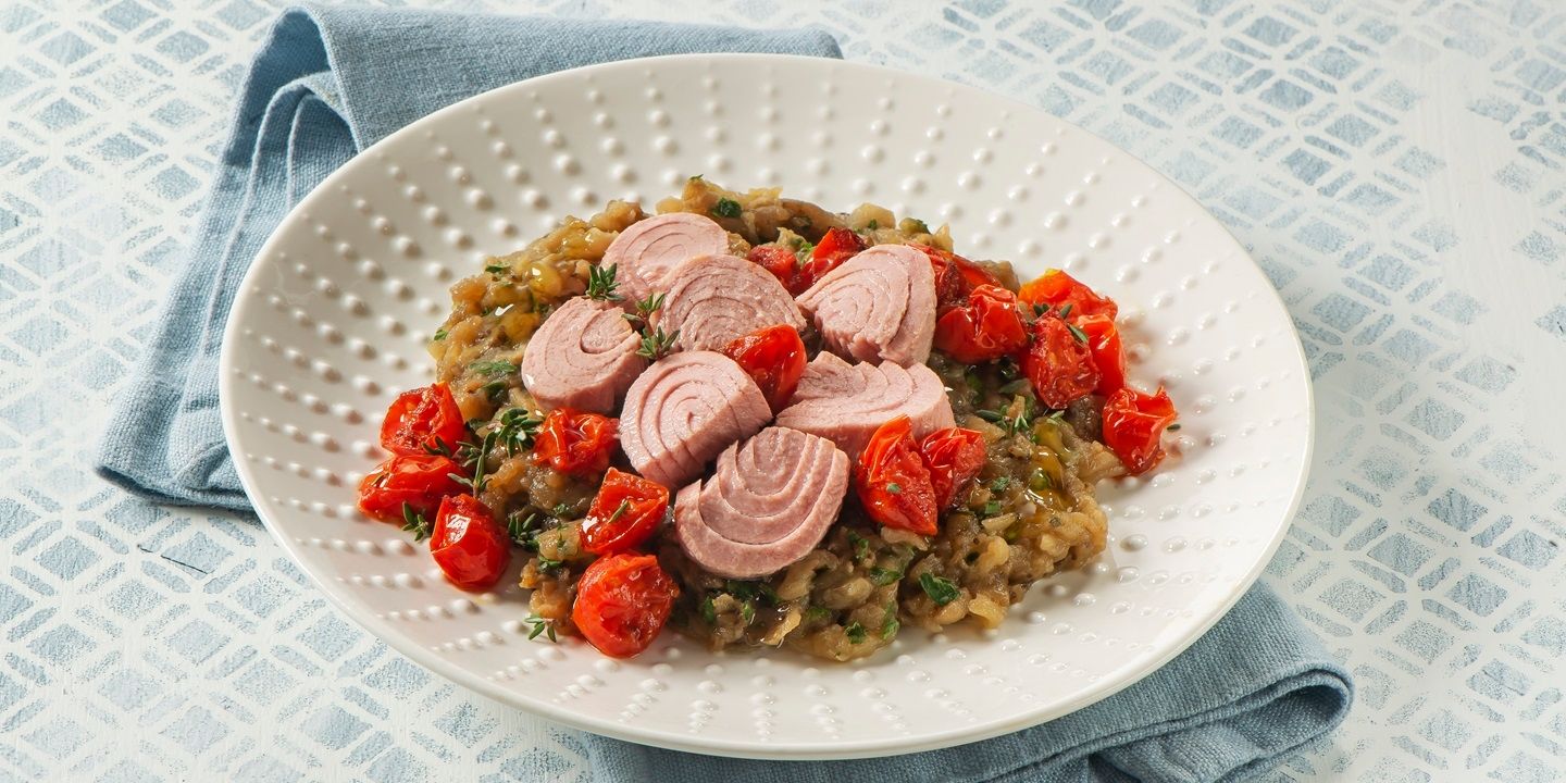 Polpa di melanzane abbrustolite e pomodorini al timo con Trancetti di Tonno