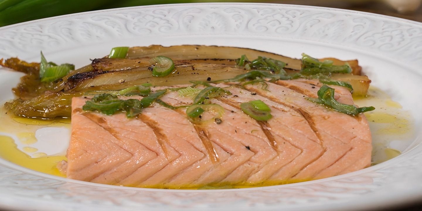 Indivia belga laccata al miele e Filetto di Salmone Grigliato all’Olio Extra Vergine di Oliva