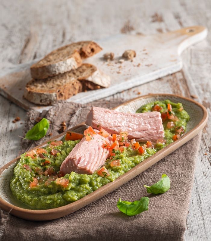 Salsa di gambi di broccolo con Tonno e pomodori