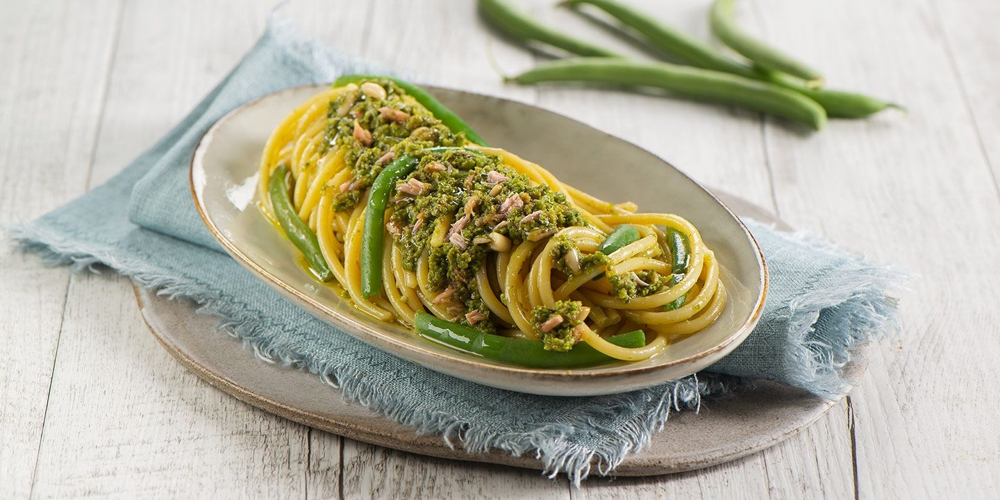 Spaghetti con Pesto al Tonno Basilico e Pinoli e fagiolini