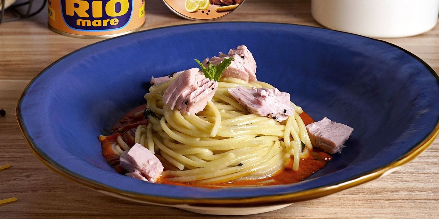 Spaghettoni con Tonno Rio Mare Limone e Pepe