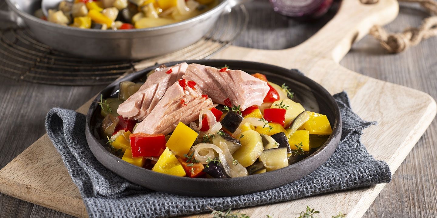 Filetti al peperoncino con melanzane e peperoni al timo