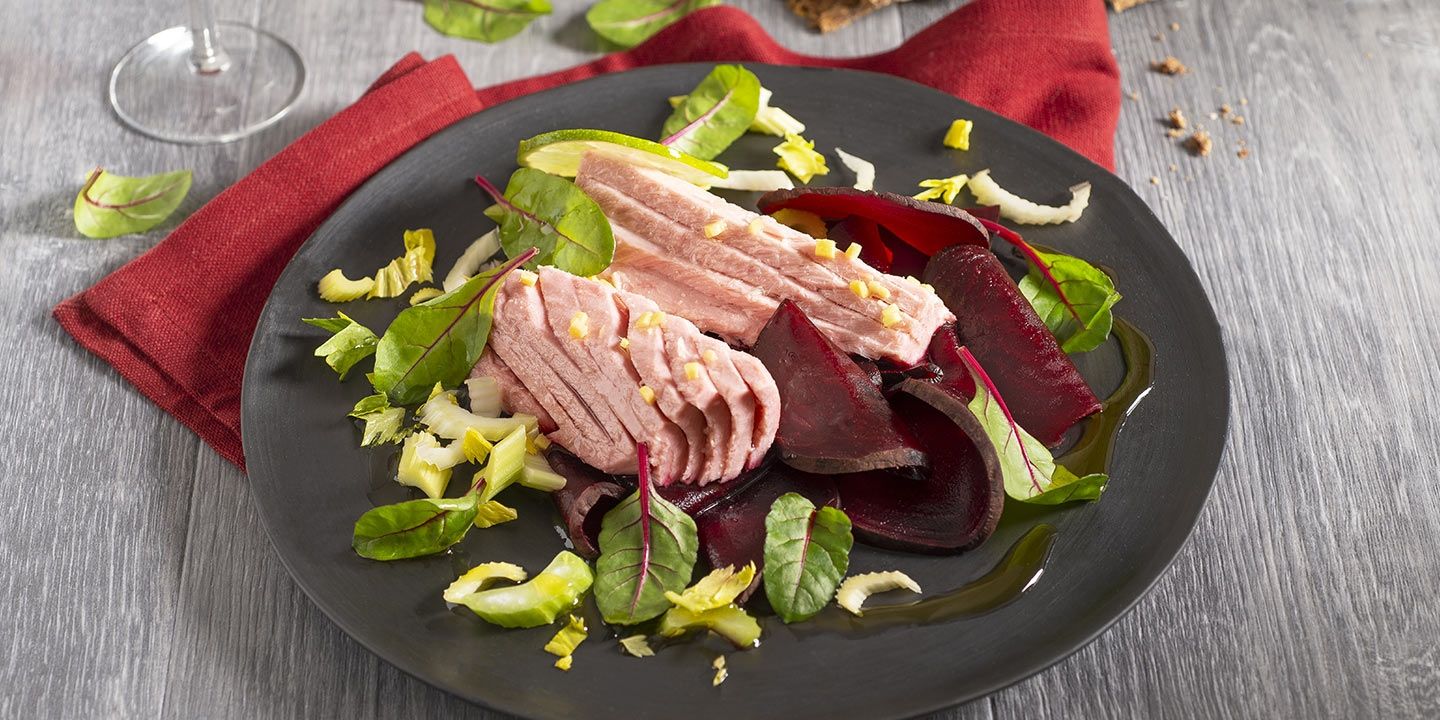 Filetti di Tonno Lime e Zenzero con barbabietole e sedano