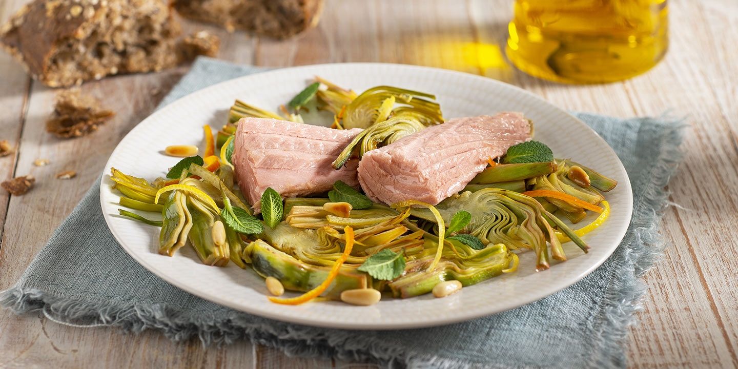 Filetti di Tonno con carciofi alla mentuccia e agrumi