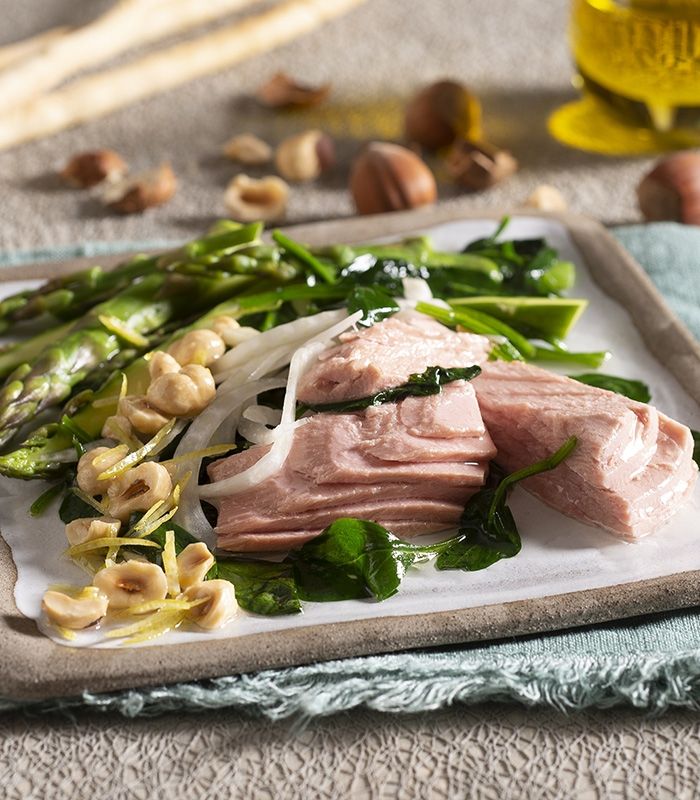 Filetti all’olio d’oliva con spinaci, finocchi e asparagi