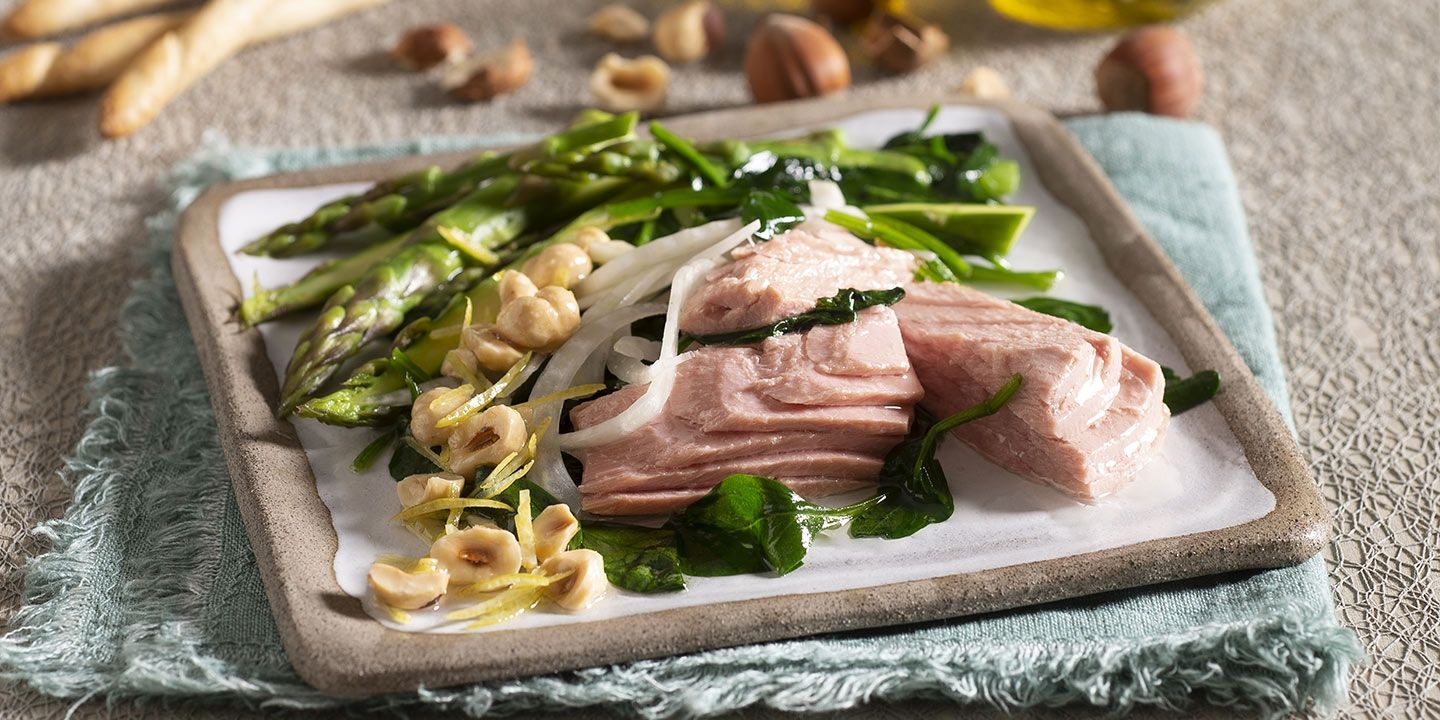 Filetti all’olio d’oliva con spinaci, finocchi e asparagi
