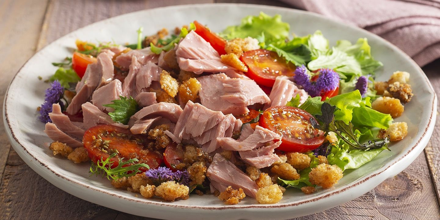 Insalata croccante con Tonno Super Naturale e pane raffermo