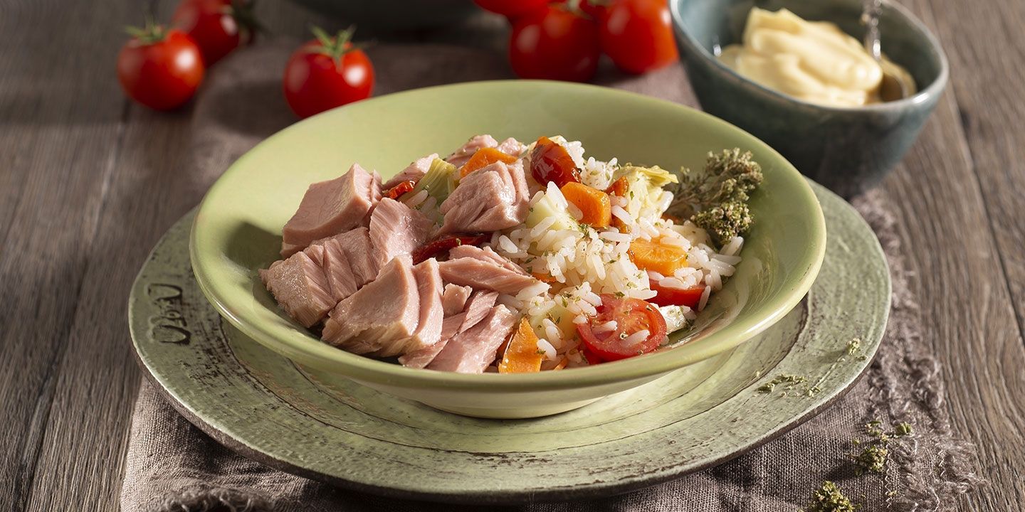 Insalata di riso con tonno
