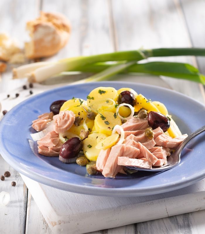 Insalata di patate e tonno