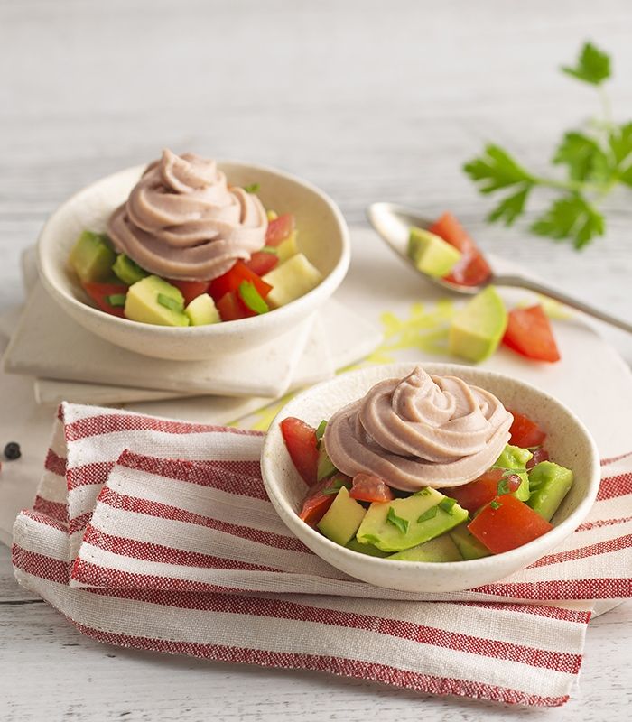 Mini tartare di pomodoro e avocado con Paté Rio Mare Tonno ai Tre Pepi