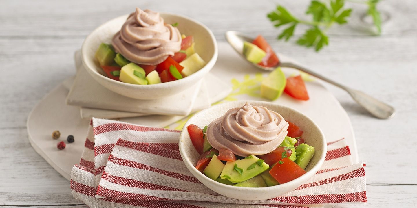 Mini tartare di pomodoro e avocado con Paté Rio Mare Tonno ai Tre Pepi