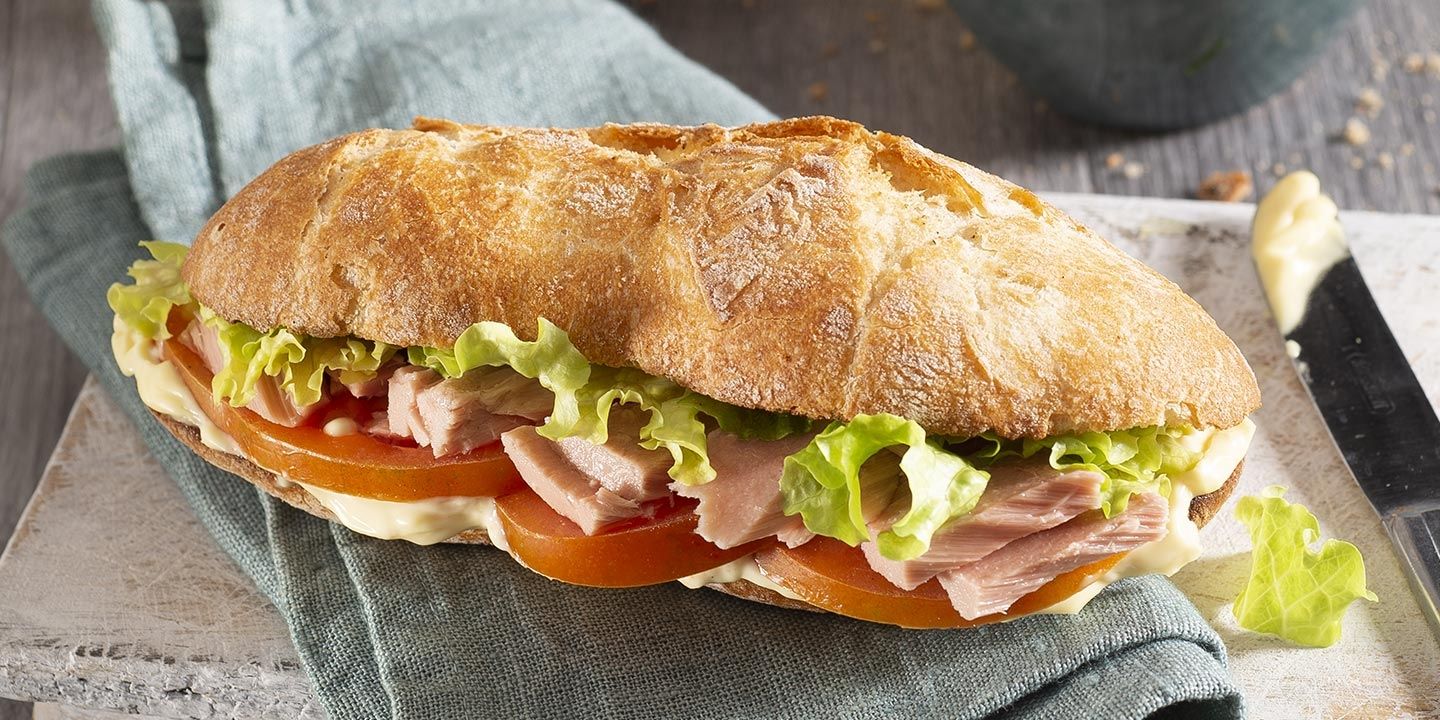 Panino Tonno, Pomodoro e Maionese spuntino veloce Rio Mare Panino Tonno, Pomodoro e Maionese spuntino veloce Rio Mare