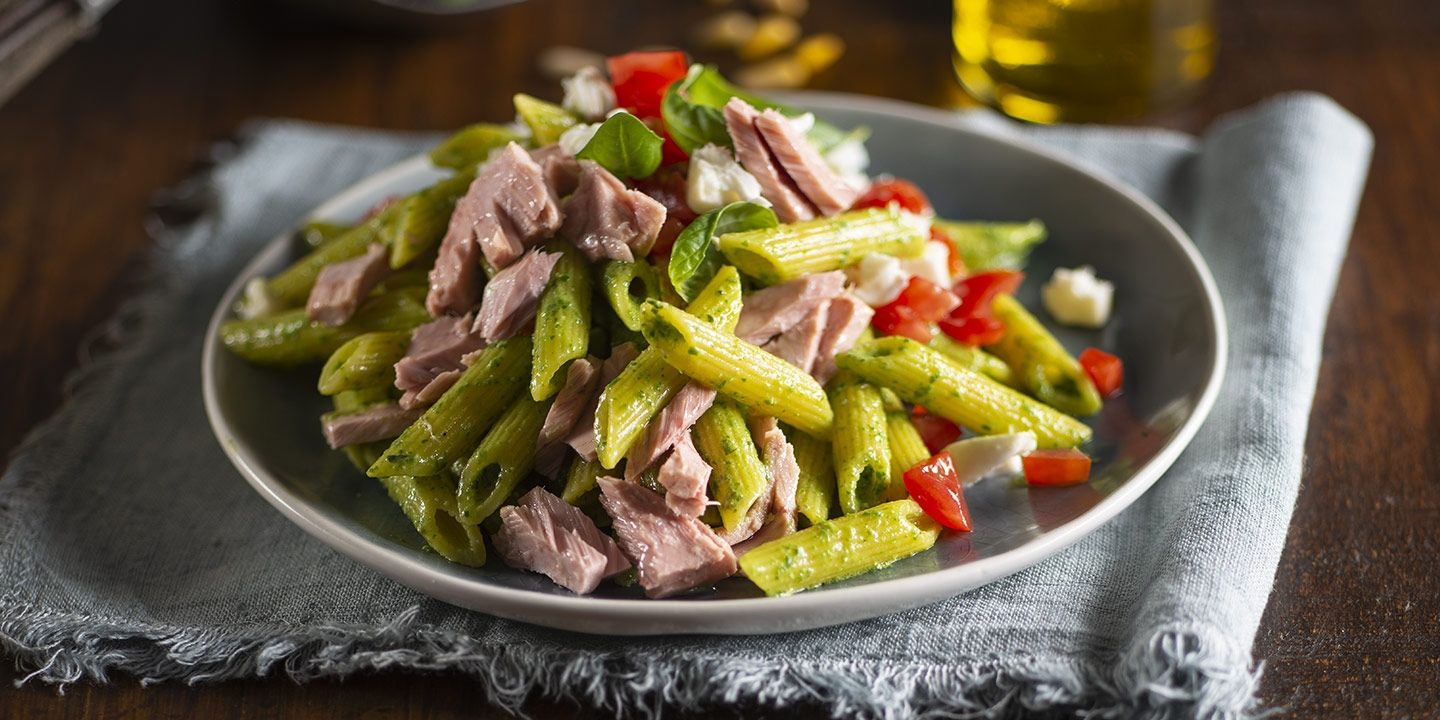 Pasta al pesto con tonno e mozzarella