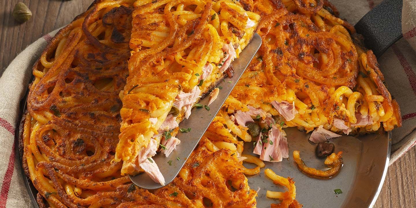 Pasta croccante con Tonno, olive e capperi