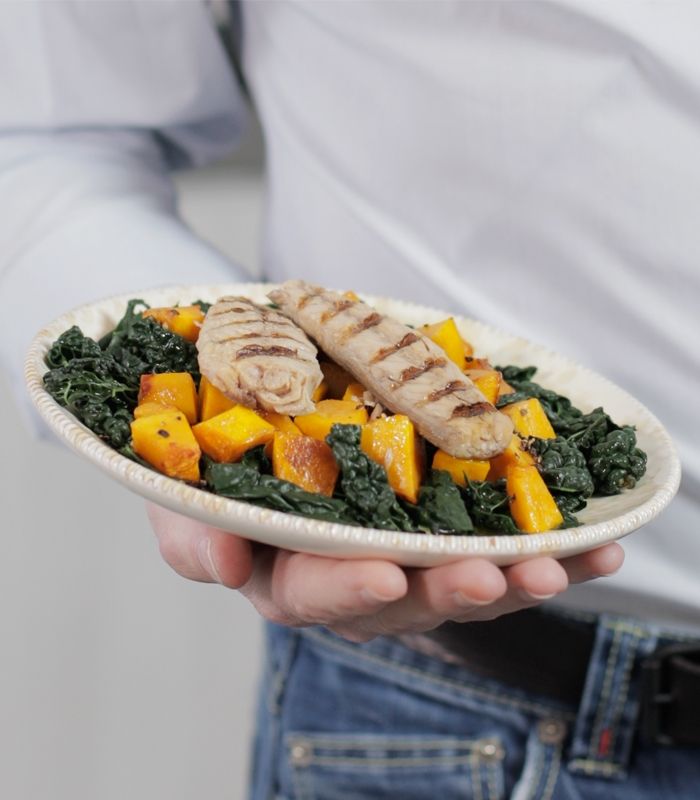 Sgombro grigliato con zucca e cavolo nero