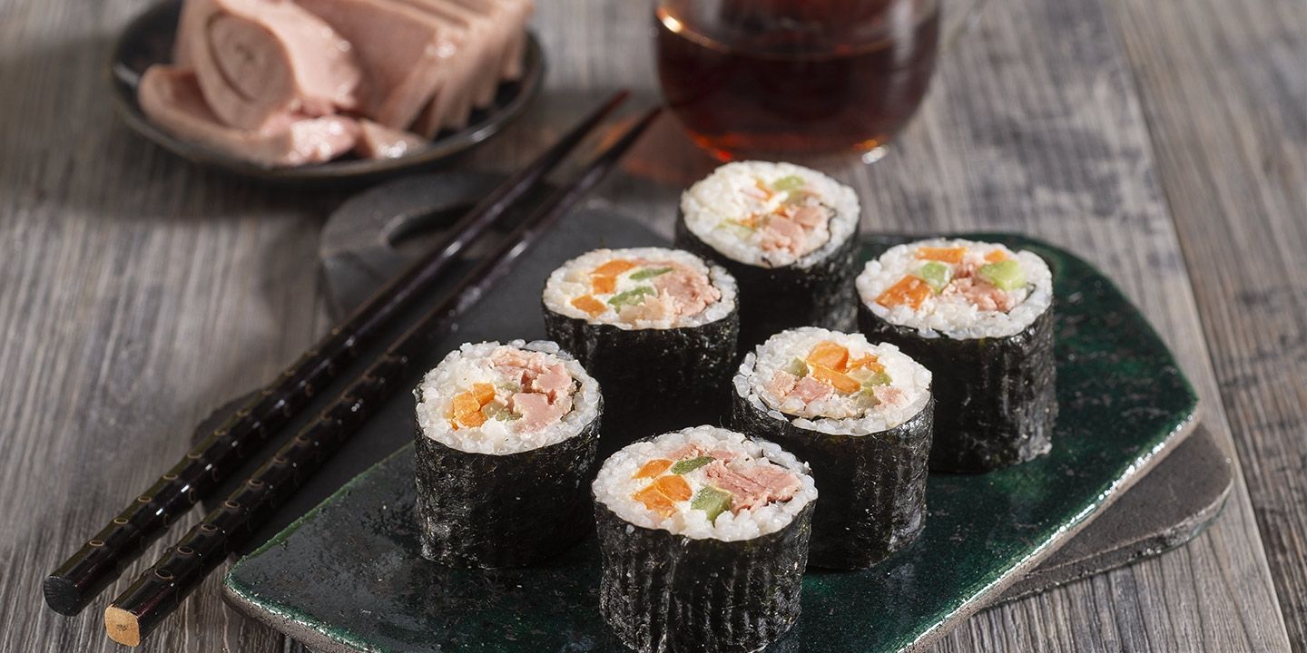 Sushi con tonno
